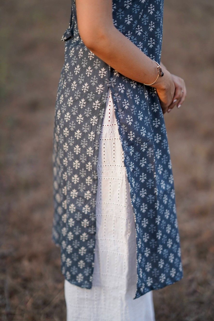 Aastha Deep Neck Kurti