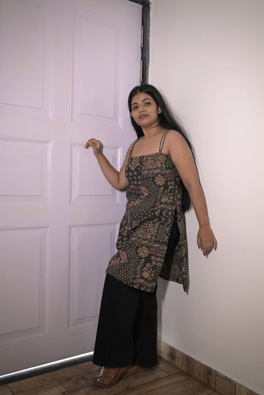 Tavisha Sleeveless kurti